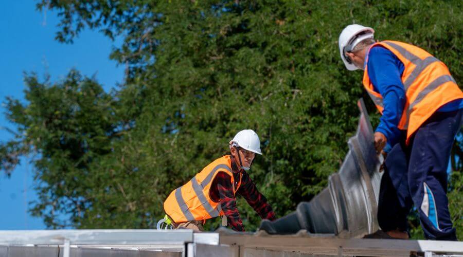 Expert Emergency Roof Repairs services in Burt, MI